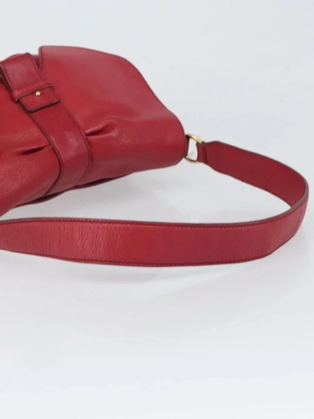 Salvatore Ferragamo Gancini Shoulder Bag Leather Red Gold Auth 166427